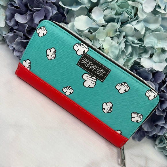 Peanuts Snoopy in Flight Clutch Wallet - Picture 11 of 14